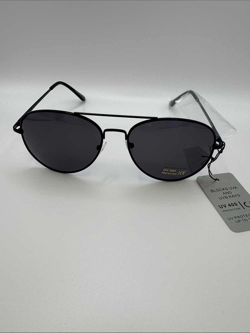 Men's Black Aviator Sunglasses with UV400 Protection